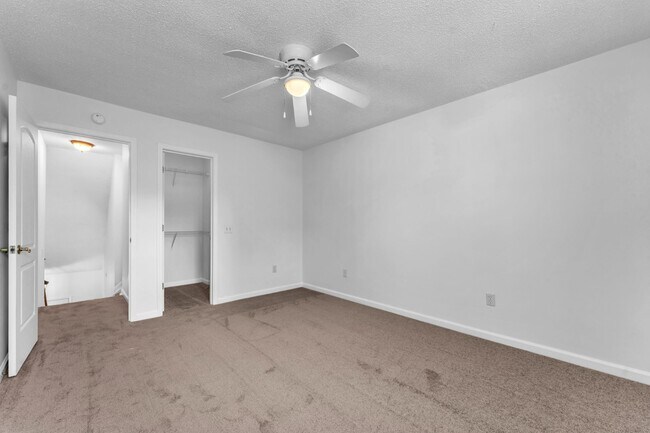 Building Photo - 21 Glencove Ct