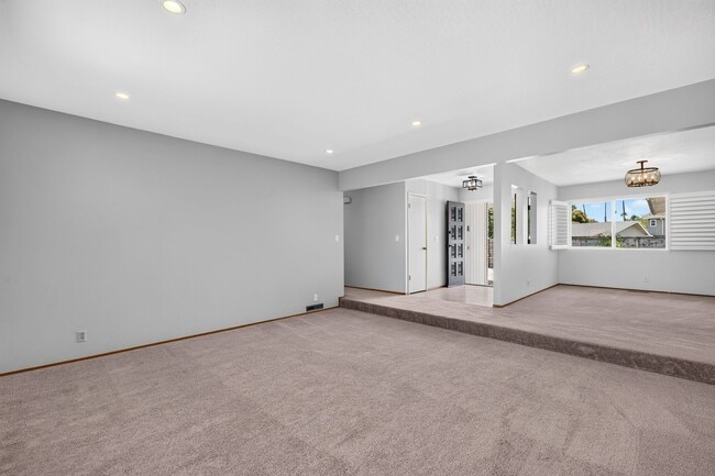 Building Photo - Beautifully Updated Single-Story 4BR Ranch with Designer Finishes & Spacious Fenced Yard!