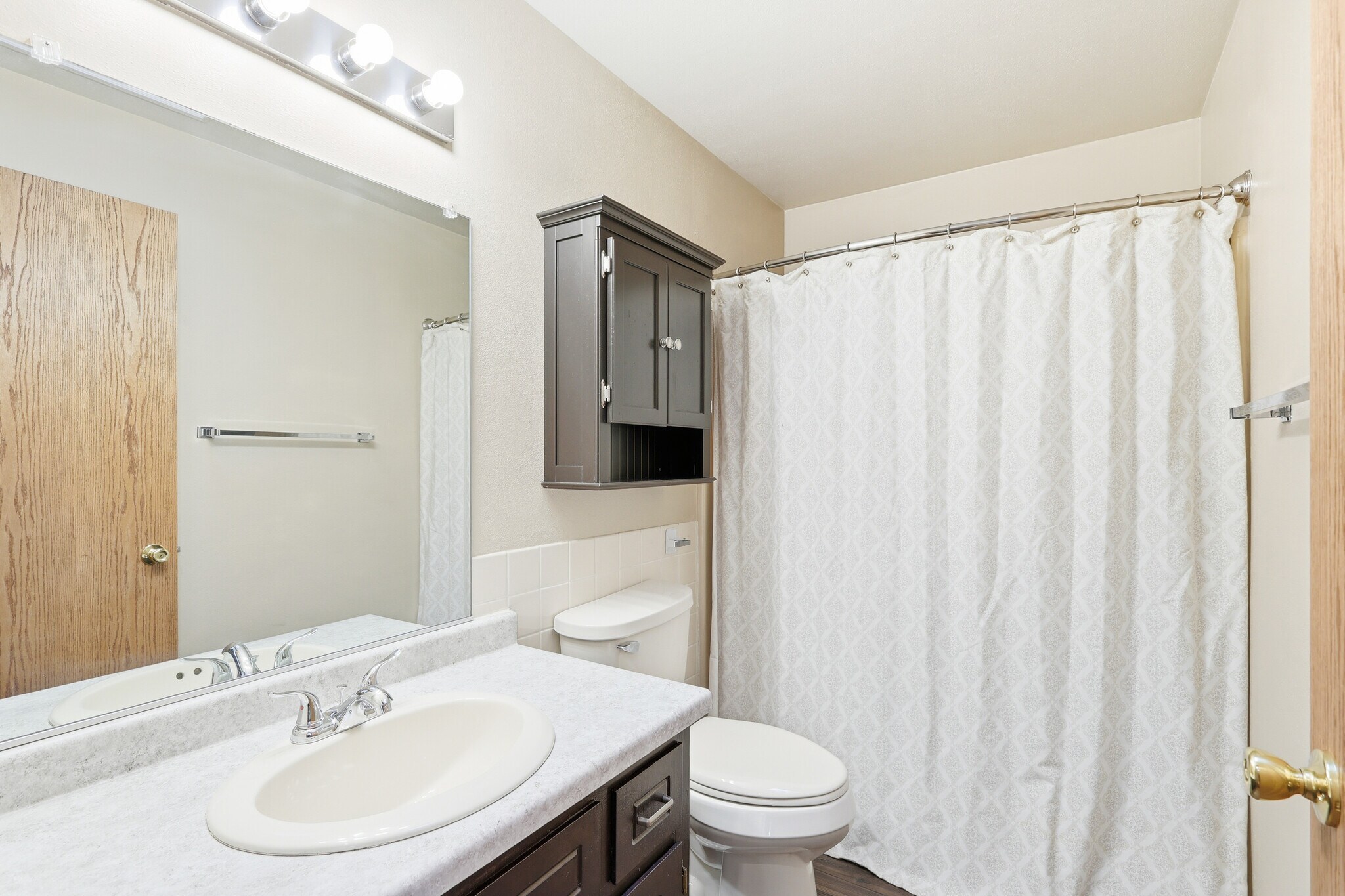 Building Photo - 809 W Ridgeview Dr