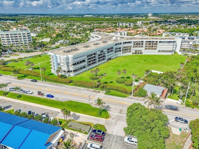 Building Photo - 1190 Jimmy Buffett Mem Hwy