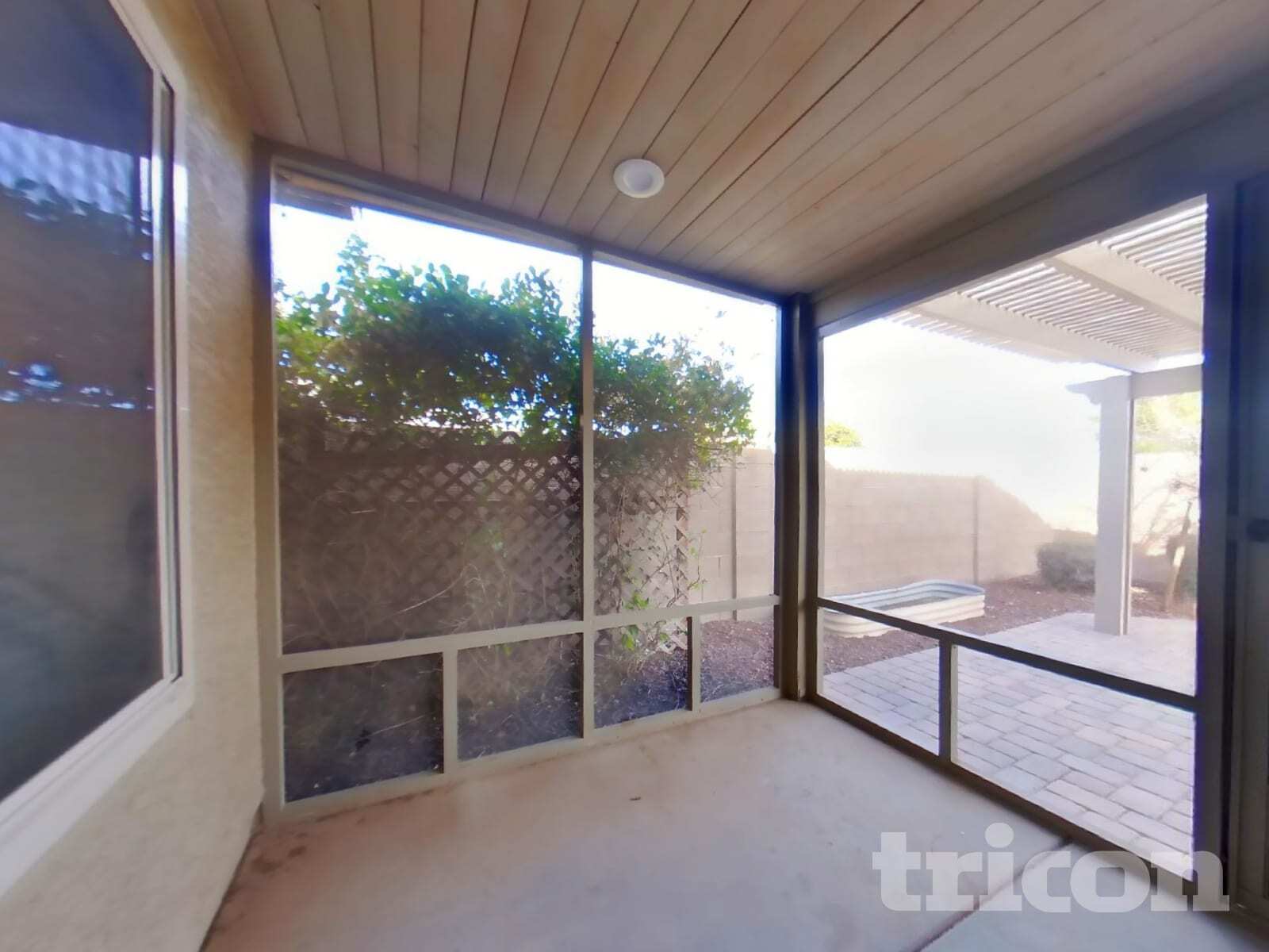 Building Photo - 43738 Elm Dr