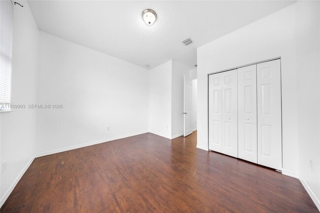 Building Photo - 951 NE 42nd Terrace