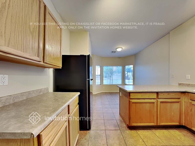 Building Photo - 6347 W Hilton Ave