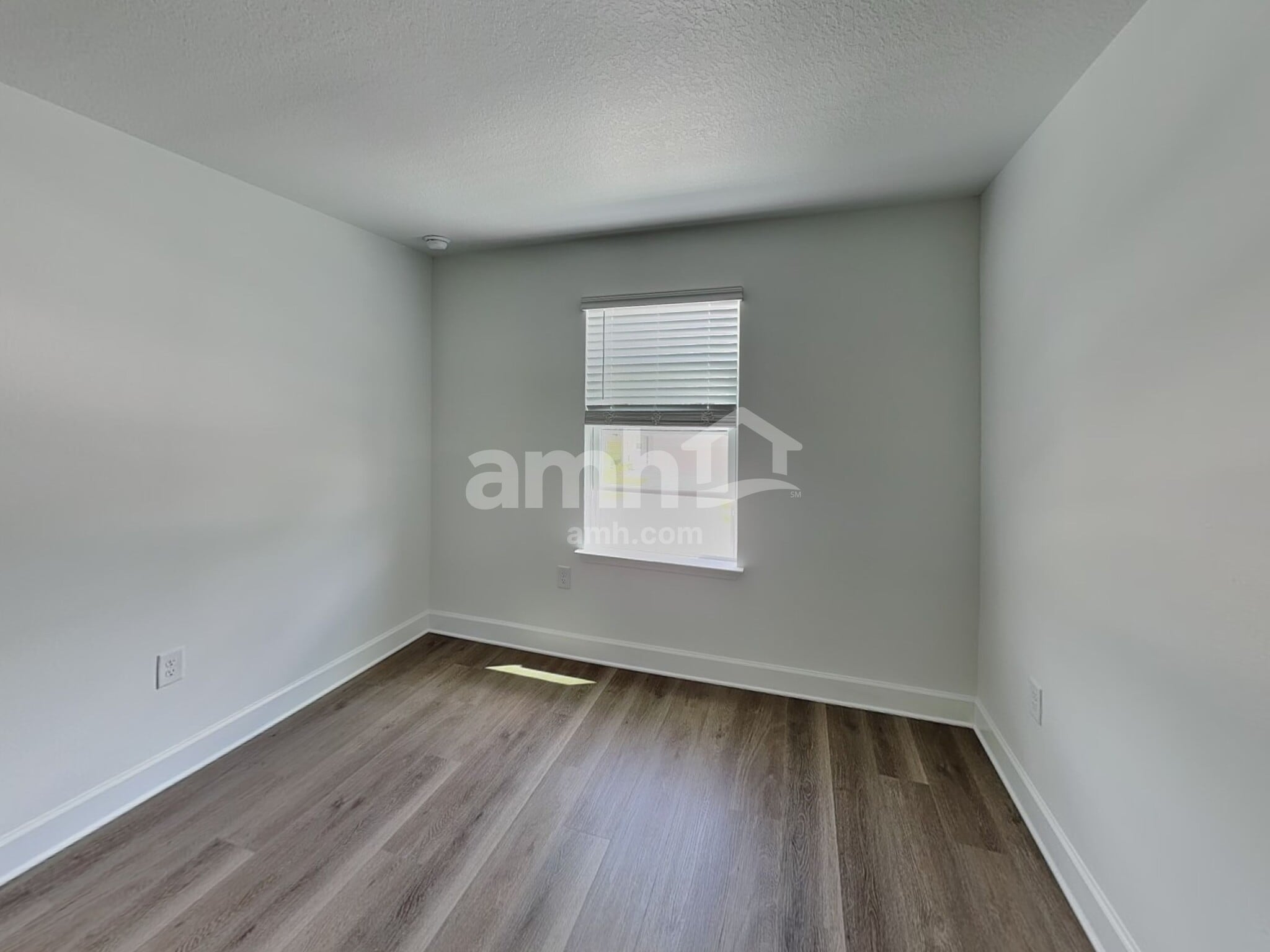 Building Photo - 16421 Cheyanne Ct
