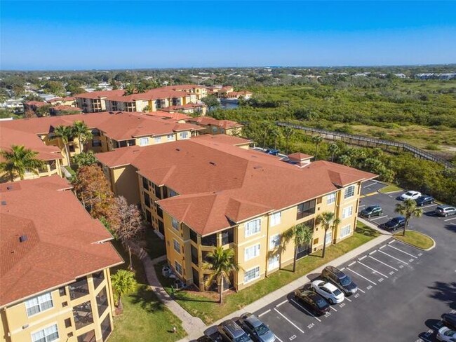 Building Photo - 1 Bed 1 Bath Condo For Rent in Tampa $1499