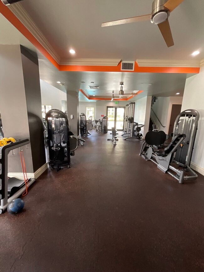 Building Photo - 10925 NW 47th Ln