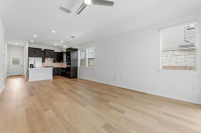 Building Photo - 183 Glocken Ln