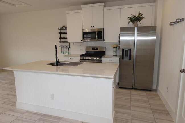 Building Photo - 131 Furlong Dr