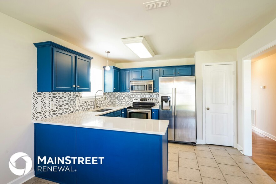 Building Photo - 1351 Lone Oak Rd