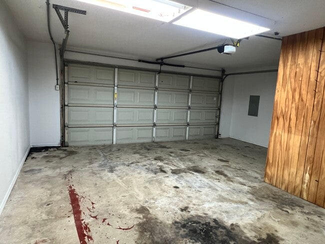 Building Photo - 505 Rustic Pl