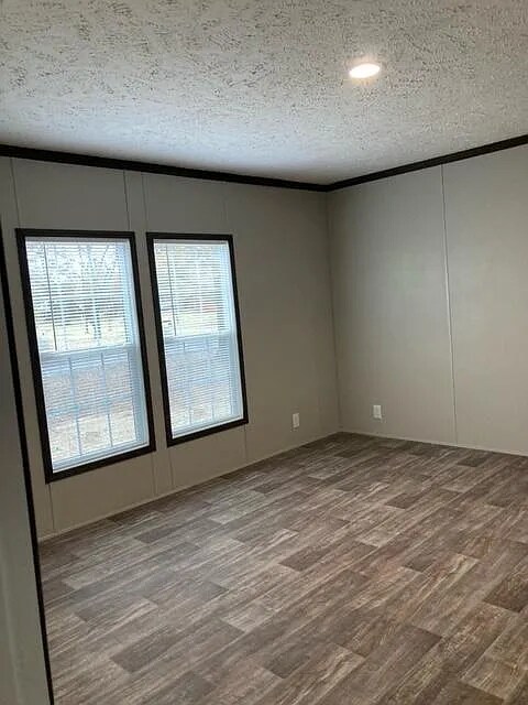 Building Photo - 2103 Pine Hill Cir