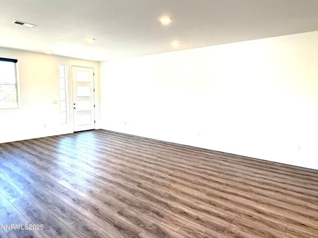 Building Photo - 556 Vaquero Ct