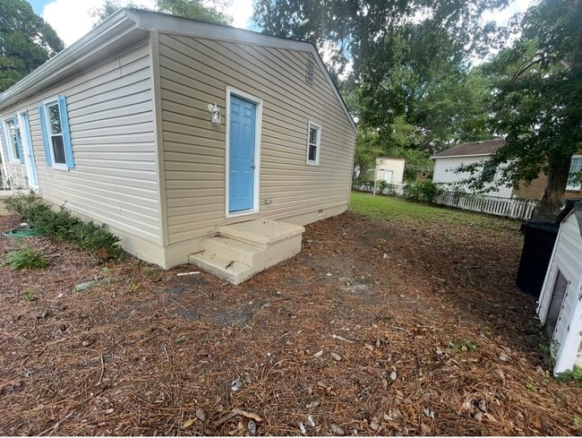 Building Photo - 105 Allard Rd