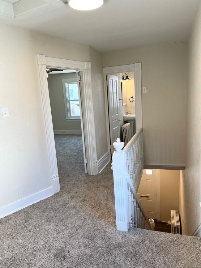 Building Photo - 3010 Zephyr Ave