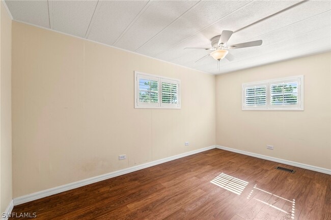 Building Photo - 40 Lemans Dr