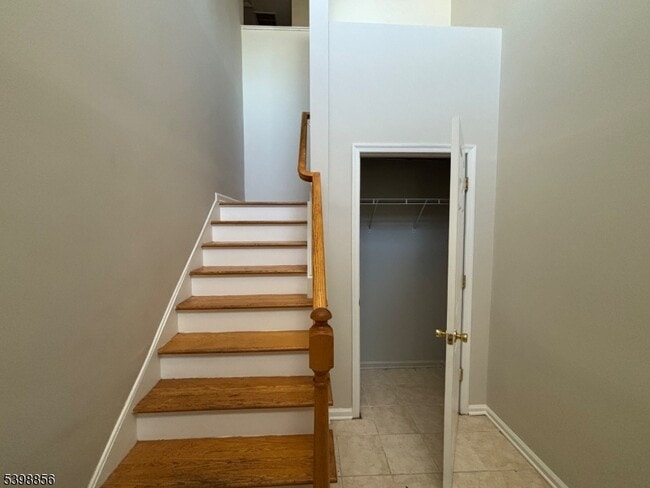 Building Photo - 189 Sunshine Dr