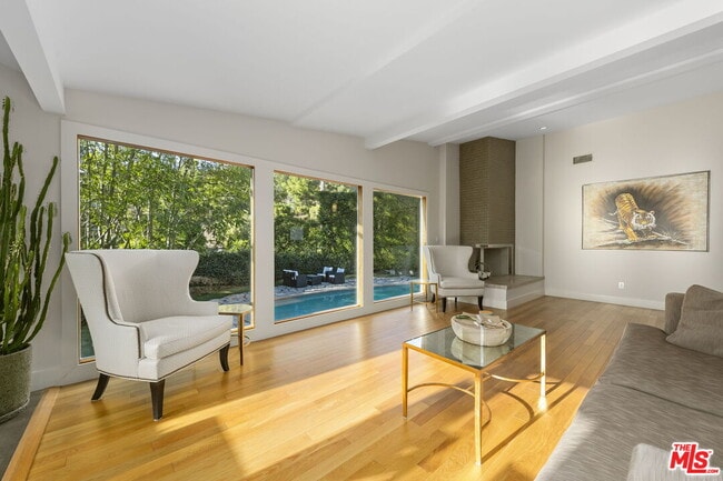 Building Photo - 2601 Nichols Canyon Rd