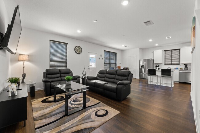 Building Photo - 16424 Big Hickory Dr