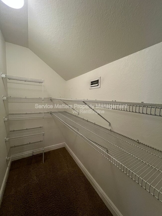 Building Photo - 2926 Greystone Dr