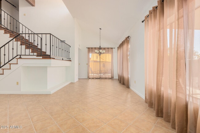 Building Photo - 816 E Forest Hills Dr