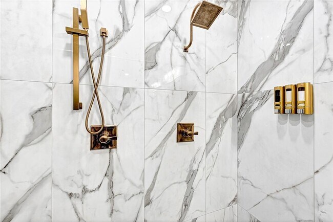 Building Photo - 1433 S Duncan Ave