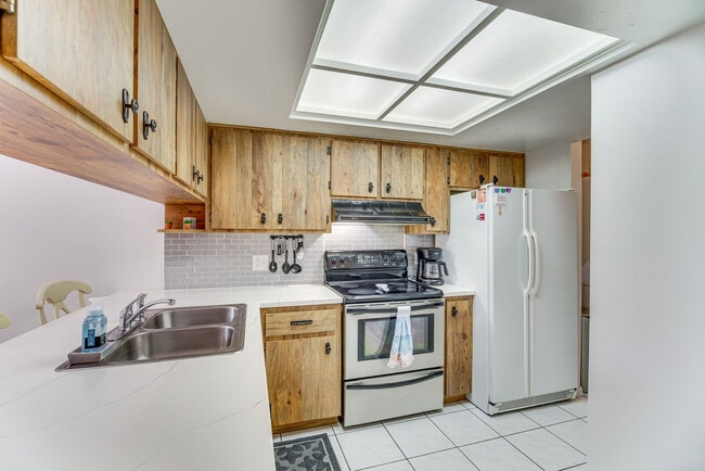 Building Photo - 301 Markley Ct