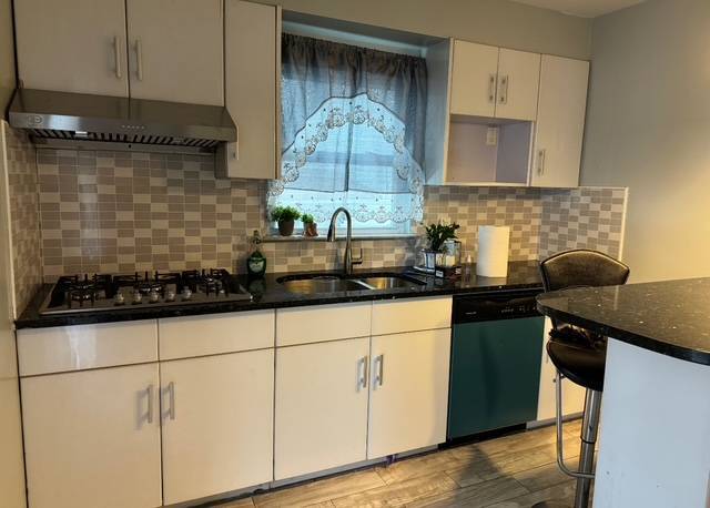 Primary Photo - 21 Blueberry Ln