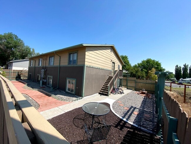 Building Photo - 810 Mary Anne Dr