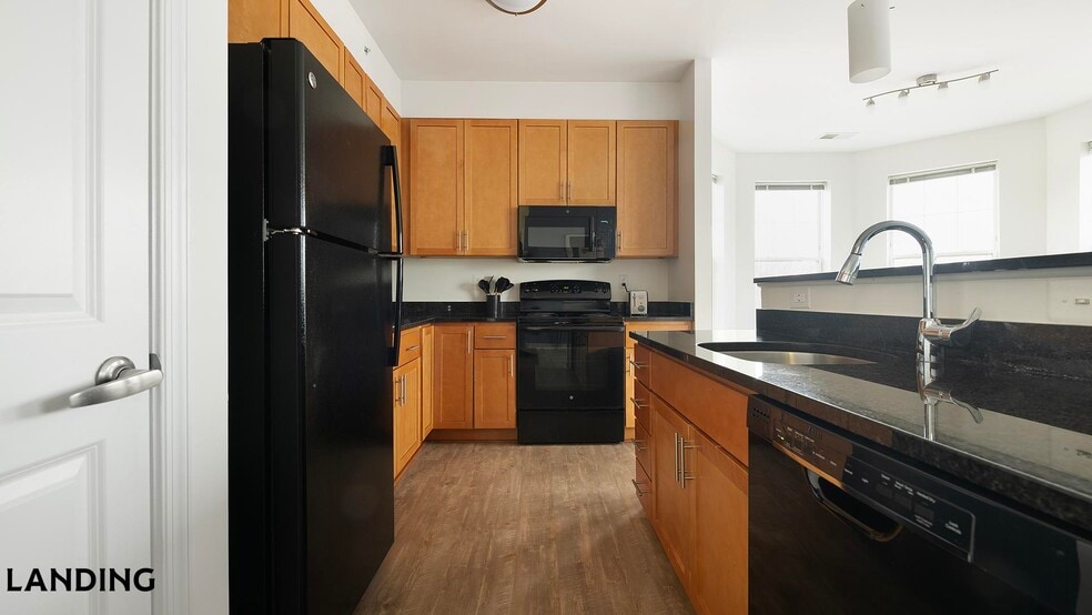 Building Photo - 909 Mansion Dr