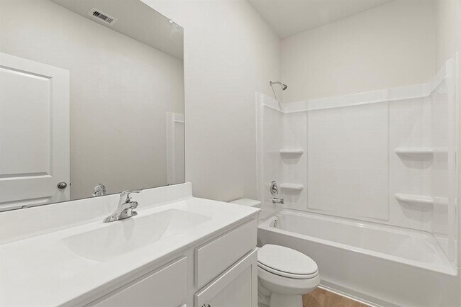 Building Photo - 10811 Hickory Ln