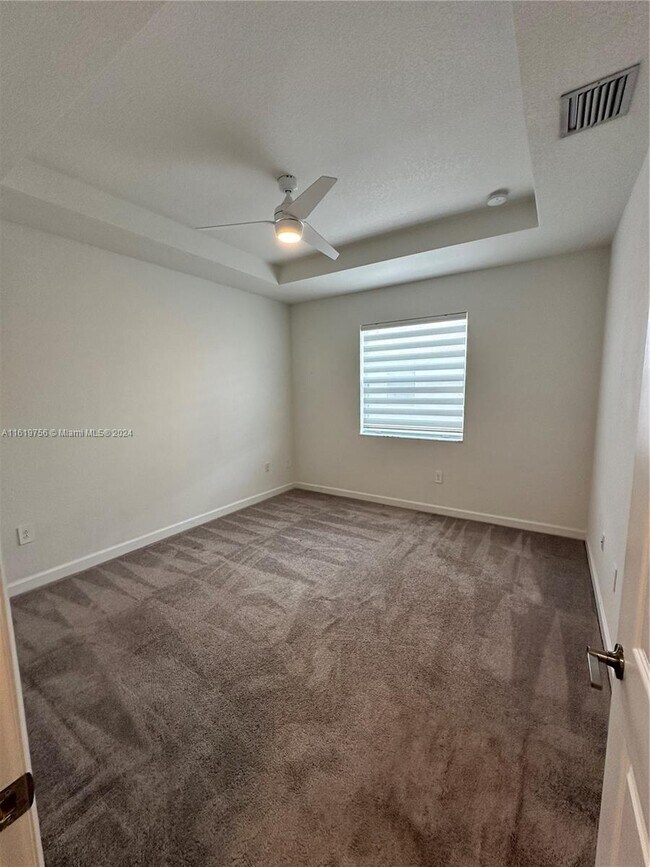 Building Photo - 2681 SE 11th St