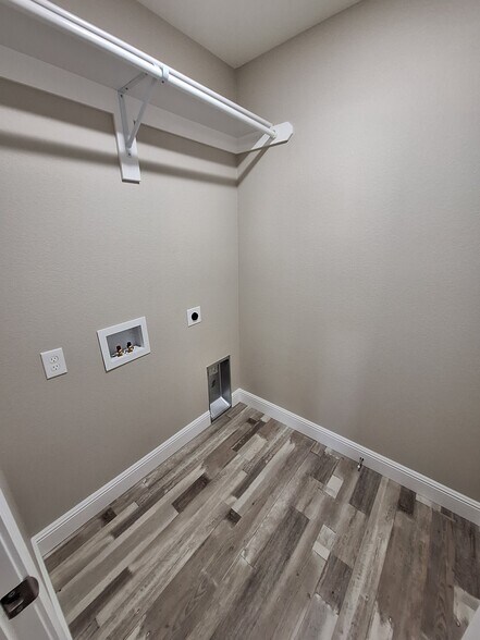 Building Photo - 2111 S Connor Ave