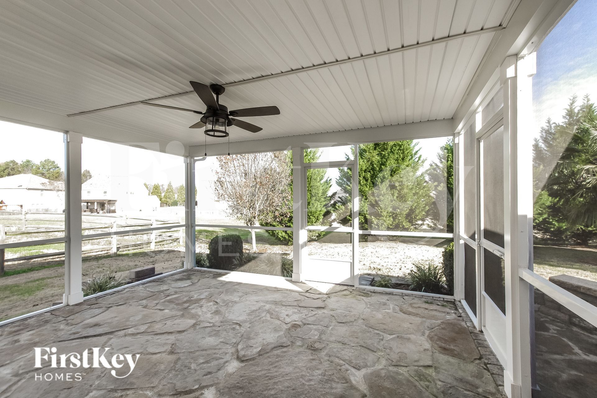 Building Photo - 11618 Village Pond Dr