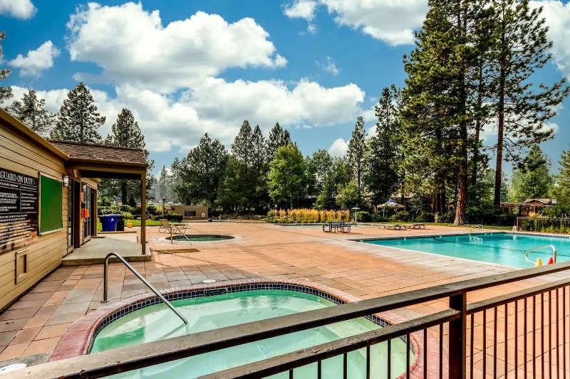 Building Photo - 18575 SW Century Dr