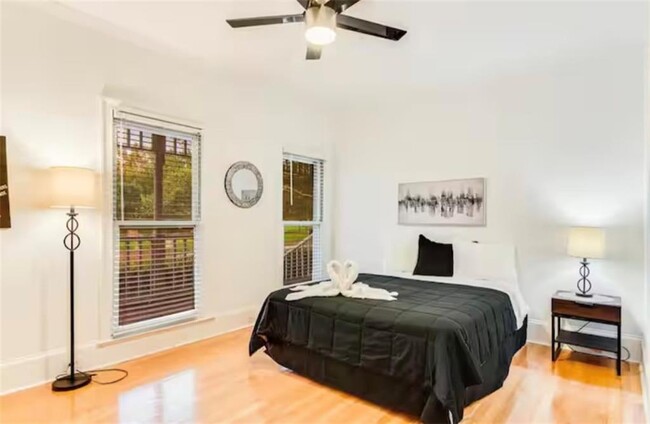 Building Photo - 1408 Aramore Dr SE