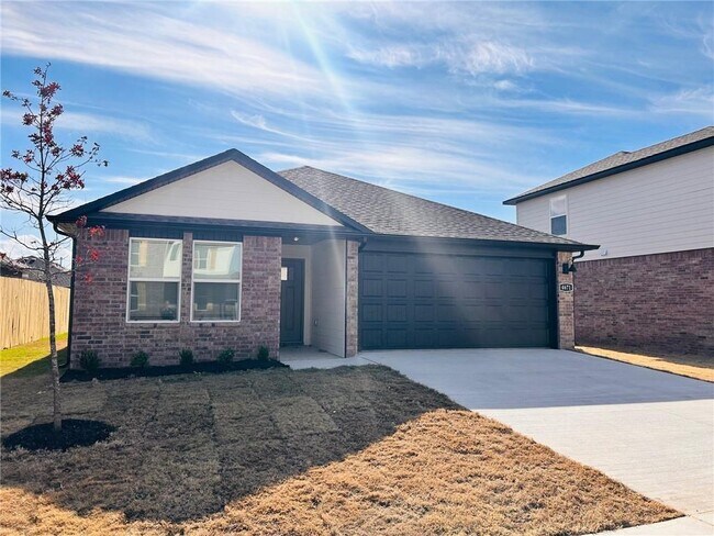 Primary Photo - 4671 W Aurora St