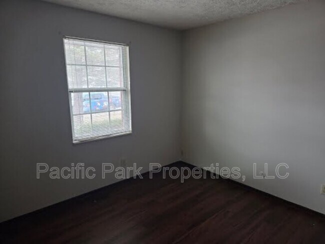 Building Photo - 3232 Milford Rd