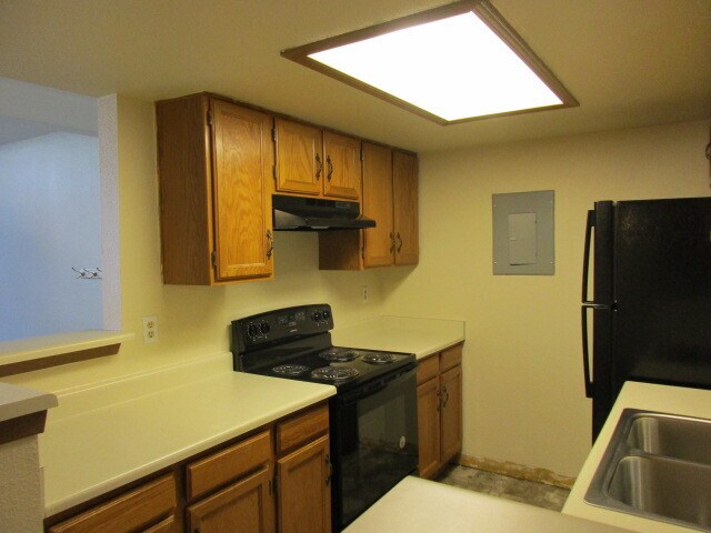 Building Photo - 921 S Zeno Way