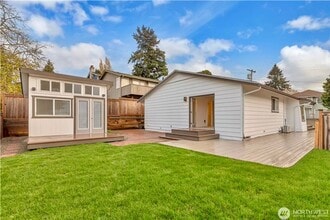 Building Photo - Lower Kennydale 3 bed/2 bath Rambler!