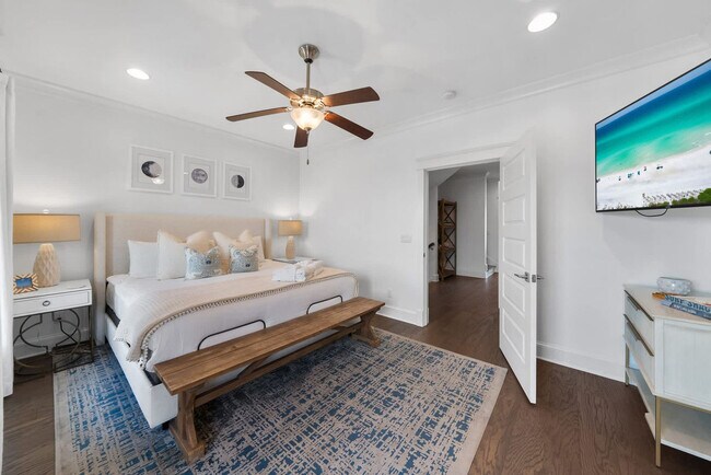 Building Photo - 49 Pleasant St