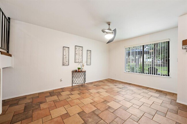 Building Photo - 9504 Quail Village Ln
