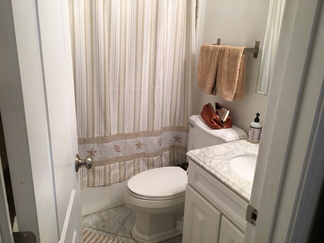 Building Photo - 185 Beacon St