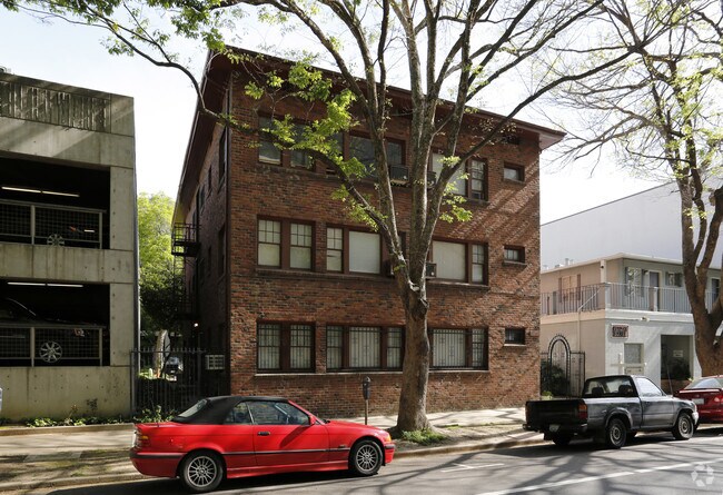 Building Photo - 1019 H St