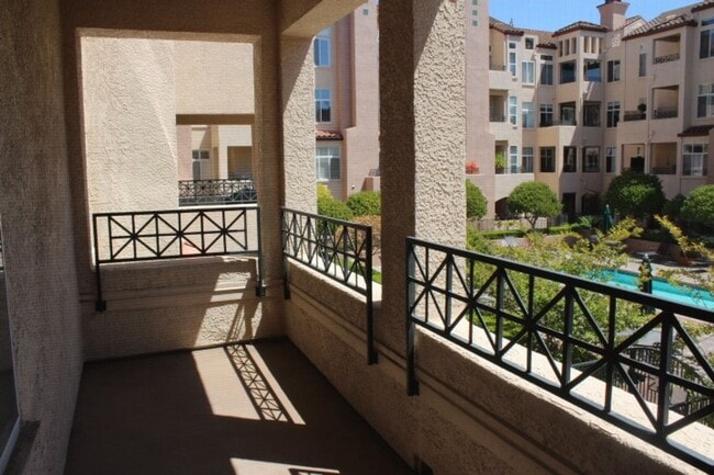 Building Photo - Westside San Mateo Condo  Corte Bella
