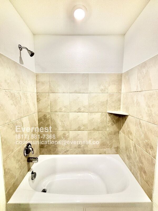 Building Photo - 1517 Vattier St