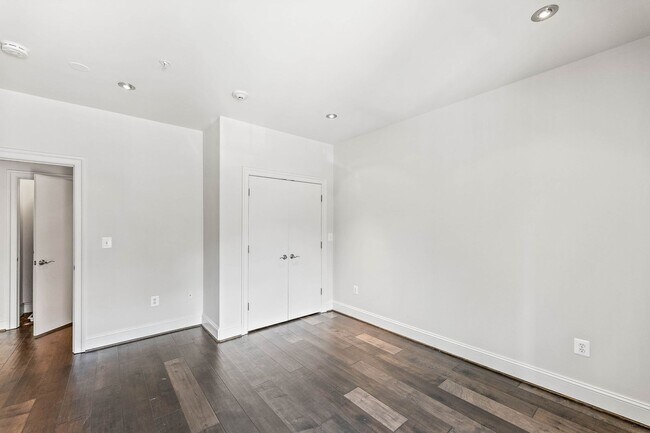 Building Photo - Modern U Street Condo | 2 Bed | 2 Bath | 1000 Sf | Large Balcony | 1 Parking Space
