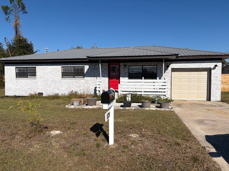 Primary Photo - 5329 Cherry St