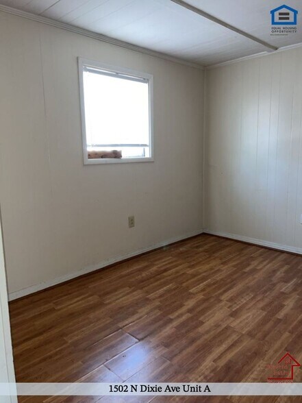 Building Photo - 1502 N Dixie Ave