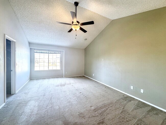 Building Photo - 236 Oxbow Dr