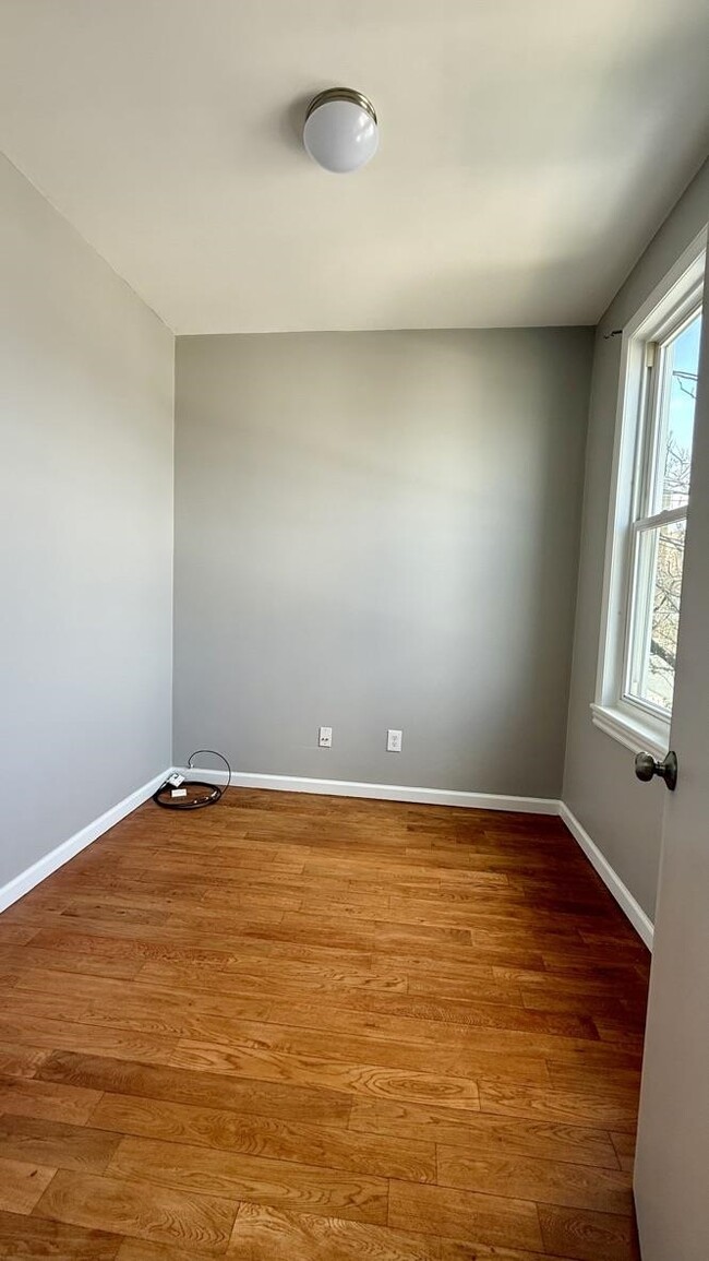 Building Photo - 7106 Cottage Ave